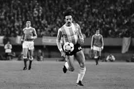 Kempes also had the ideal partner up front in leopoldo luque, river plate's muscular centre forward. Leopoldo Luque Historico Del Futbol Argentino Murio Por Covid 19 El Espectador