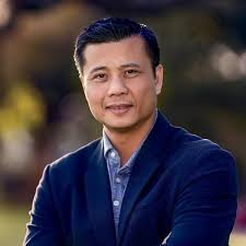 Break the Bricks: Break Through to Find the Real You: Tran, Len:  9798986910239: Amazon.com: Books