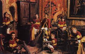 It concerns an unnamed young woman who impetuously marries a wealthy widower. Equipe De Quidditch De Gryffondor Wiki Harry Potter Fandom