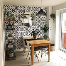 See these gorgeous cooking areas that are outfitted with graphic wallpaper. 12 Amazing Dining Rooms With Wallpaper