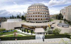 Órgão que tem a tarefa de apreciar a conformidade dos atos e diplomas dos vários órgãos de soberania com os princípios da constituição da república. El Tribunal Constitucional Estudiara El Recurso De Vox Contra El Estado De Alarma El Correo