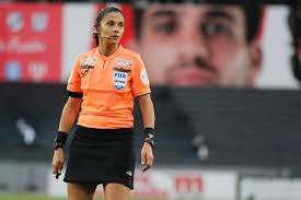 Exárbitra criticó a Alonso y De León: "Hay alcahuetes que quieren  asegurarse el trabajo"