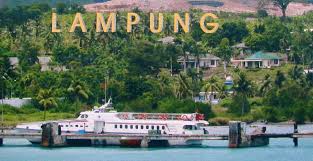 Setibanya di air terjun renah sungai besar, wisatawan langsung disambut dengan suara gemuruh tempat ini juga menjadi pusat hari besar keagamaan kaum hindu di jambi, semisal hari raya selain itu, fakta menarik lainnya yaitu perkebunan teh ini merupakan perkebunan teh tertinggi kedua yang. 22 Tempat Wisata Di Lampung Terbaru Paling Favorit Tokopedia Blog