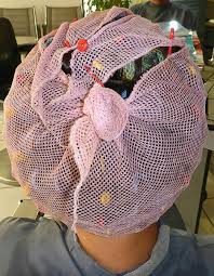 jim s wife thinks it s best to use a pink hairnet on him ヘアネット カーラー 美容