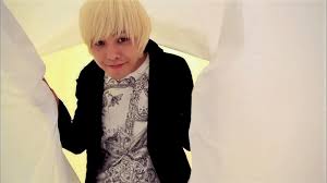 2009 folgte dann mit heartbreaker das von seinen fans lang erwartete soloalbum, von dem mit dem titelsong, breathe und butterfly gleich drei der . G Dragon 30 Years Old 22 Years Of Career And Kpop S Permanent Throne Steemit