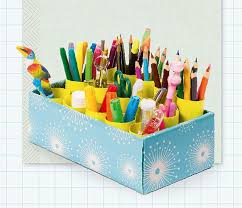 Eine Selbst Gebastelte Stiftebox Schafft Ordnung Im Stifte Wirrwarr Man Braucht Dafur Nur Einen Schuhkarton Klopapierrollen Basteln Basteln Mit Papier Basteln