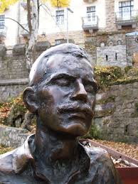 Virtuális élőlánc józsef attila szobra körül balla d. Jozsef Attila Szobra Szobrok Latnivalok Szobor Statue Miskolc Sculptures