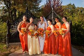 Here you'll find details on 22 types of orange flowers, plus see great pictures and gardening tips. Wedding Ideas By Filomena With Decor And Orange Wedding Flowers Kuaikedotcom Especialz
