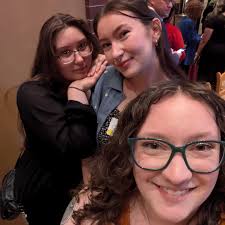 Beatrice Drew (@blue.bee.arts) • Instagram photos and videos