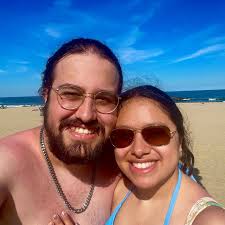 Ellie Silva's Instagram, Twitter & Facebook