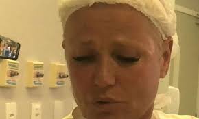 Ivanka y melania trump ¡se odian! Xuxa Surge Com Bebe Logo Apos O Parto E Faz Revelacao Emocionante