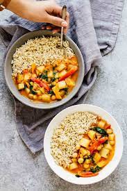 Easy Spicy Vegan Potato Curry 30 Minutes Jar Of Lemons Recipe Vegan Potato Curry Vegan Recipes Healthy Clean Eating Recipes