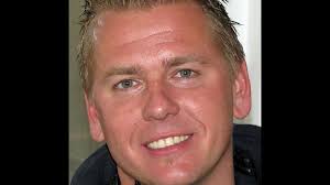 Daniel ska snickra på robinsonön