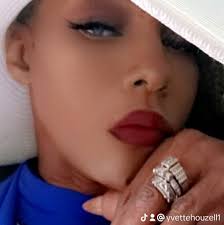 Yvette Houzell (@yvette.houzell) • Facebook