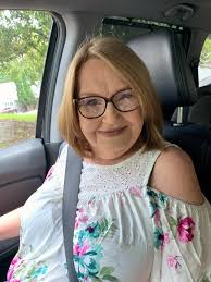 Rosetta Ellison's Instagram, Twitter & Facebook