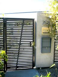 The gate frame shall be stainless steel and designed for maximum rigidity. Stainless Steel Gate Motor Hollywood Hills Minimalistisch Eingang Los Angeles Von Vik Iron Designs Houzz