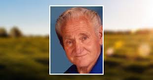 Dee Gardner's Instagram, Twitter & Facebook