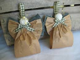 Las Cintas De Papel Kraft O Papel Tamal Pueden Ser Utilizadas Para Crear Un Ornamentos De Arbol De Navidad Manualidades Navidenas Fieltro Manualidades Navidad