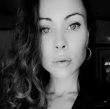 Damien Chamberlain's Instagram, Twitter & Facebook