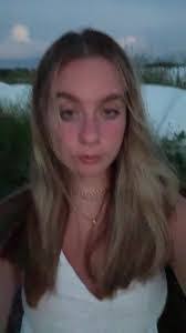 Abbey Farmer's Instagram, Twitter & Facebook