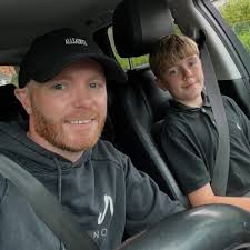 Ross Bicknell (@rossyb_3)