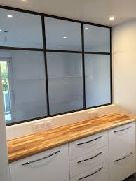 Elle mixe trois finitions de façades différentes : Notre Verriere Elements Ikea En Dessous Idee Deco Appartement Amenagement Interieur Deco Carrelage