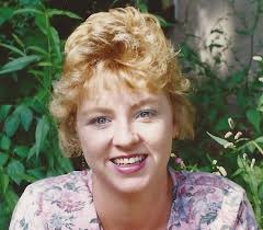 Lisa Pyles's Instagram, Twitter & Facebook