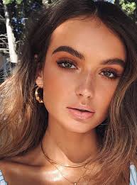 Everyday natural makeup is great if you want to look effortlessly fresh and beautiful. 35 Simple Everyday Makeup Looks For Any Season Daily Makeup Easy Everyday Makeup Looks Natural Beauty Blog