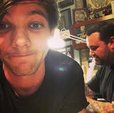 It looks like One Direction star Louis Tomlinson just got a new tattoo