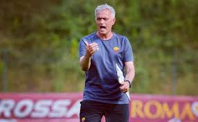 Mourinho was sacked by tottenham in april after just 17 months in charge of the. La Squadra E Molle Mourinho Scontento Lo Special One Striglia I Suoi Fuori Gli Attributi Giallorossi Net Notizie Esclusive News E Calciomercato