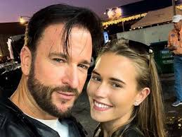 Die freundin von michael wendler (47) ist einer der 14 promis, die dieses jah. Let S Dance Rtl Laura Muller Ist Raus Michael Wendler Freut Sich Daruber Tv