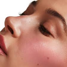 A Rhode Skin, marca de Hailey Bieber, lançou duos especiais de Outono. As  cores essenciais de Pocket Blush e Peptide Lip Tint formam combinações  perfeitas para a estação, com fórmulas hidratantes e