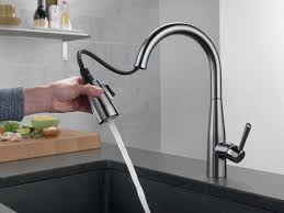 Delta essa single handle pull down kitchen faucet 9113. Single Handle Pull Down Kitchen Faucet 9113 Ar Dst Delta Faucet