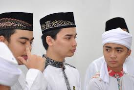 Ia merupakan anak kedua dari lima bersaudara dan. Anies Berencana Melayat Jenazah Ustaz Arifin Ilham Republika Online