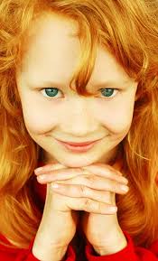 Strawberry Blonde Girl With Green Eyes Beautiful Red Hair Redheads Beautiful Eyes