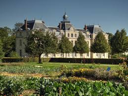 Domaine De La Grange La Prevote A Savigny Le Temple Gaiagoguide Com Savigny Le Temple Grange Parc Et Jardin