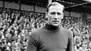 Trautmann broke his neck making the save, but played on. Trautmann Bernhard Bert Deutschland Die Graber Der Fussballgotter
