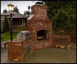 Backyard Brick Barbeques Dig This Design Outdoor Barbeque Brick Bbq Backyard Fireplace