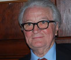 Livre. Les coups et blessures de Roland Dumas