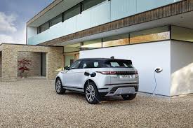 Presentation Range Rover Evoque Et Land Rover Discovery Sport P300e Hybrides Rechargeables Verts Mais Bien Murs En 2020 Range Rover Evoque Land Rover Discovery Land Rover