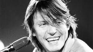 La parola alla redazione Dopo mesi di silenzio stampa e apparente  inattività, è tornata la vostra cara redazione e con molte n