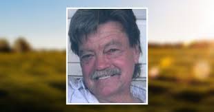 Sandy Crowe's Instagram, Twitter & Facebook