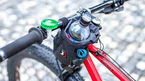 ガチな人たちに支持されている フィードバッグ は ガチじゃない人にこそ薦めたい 自転車 ドリンクホルダー 自転車ハンドル