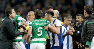 The dragões vs leões fixture between fc porto and sporting cp is one of the most important football matches in portugal. Watch Incredible Scenes As Medical Staff Are Sent Off In Porto V Sporting Planet Football
