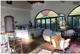 Lucio Dalla All Asta La Casa Dei Colori Di Milo Corriere Del Mezzogiorno