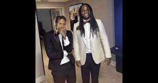 Lil durk's older brother, otf dthang, died this weekend. Hx0w0jwhnpof2m