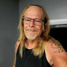 Thomas Robicheaux's Instagram, Twitter & Facebook