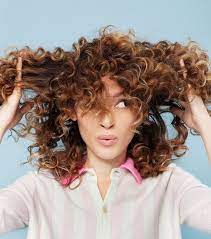 1001 Idees Geniales De Coiffure Cheveux Boucles Tendance Curly Hair Styles Naturally Curly Hair Styles Medium Curly Hair Styles