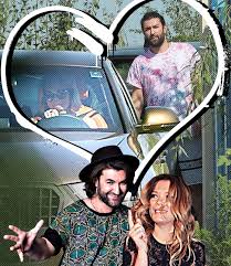 Care e singurul lucru pe care smiley îl va ascunde de copilul său. Smiley Si Gina Pistol Se Iubesc Cei Doi Sunt Un Cuplu De Trei Luni