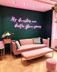 Beaute Inspirations De Bar Maison Essentielle Meubles Mid Century Cent En 2020 Interieur De Salon De Beaute Decoration Salon De Beaute Decor De Salon De Coiffure